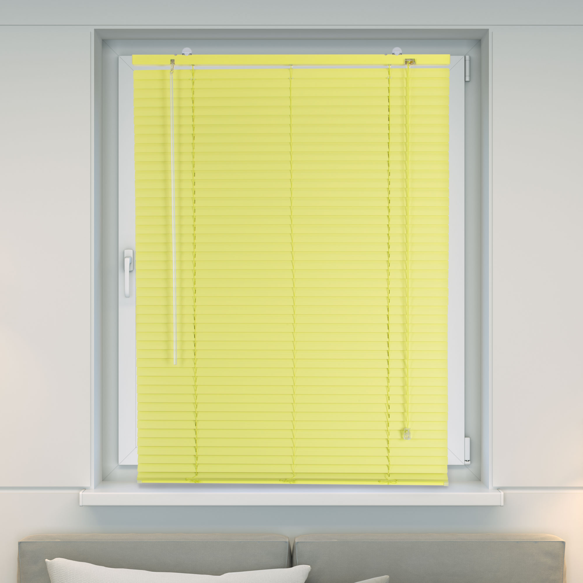 Fenster mit Jalousie, geschlossen, mit Bedienstab und Zugkette