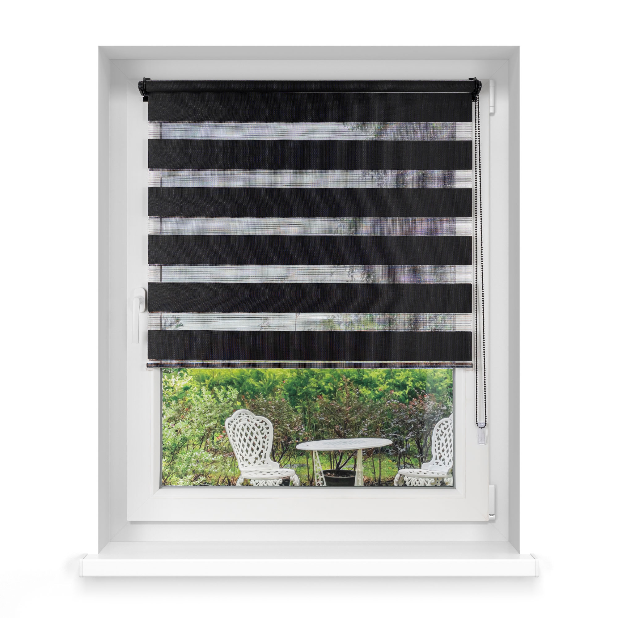 Klemmfix Doppelrollo an einem Fenster montiert, ermöglicht Lichtregulierung und Sichtschutz